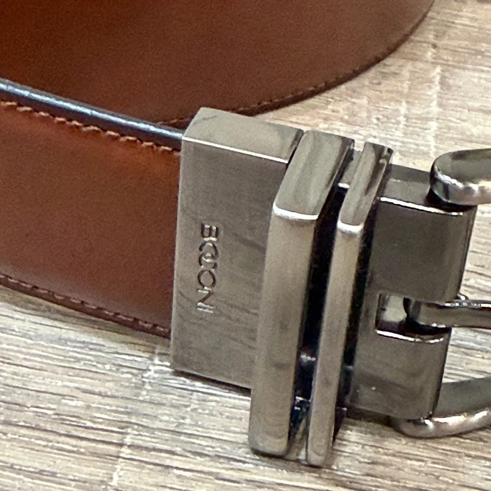 Like New Boconi Size 44 Genuine Leather Brown Leather Belt with Silver Buckle